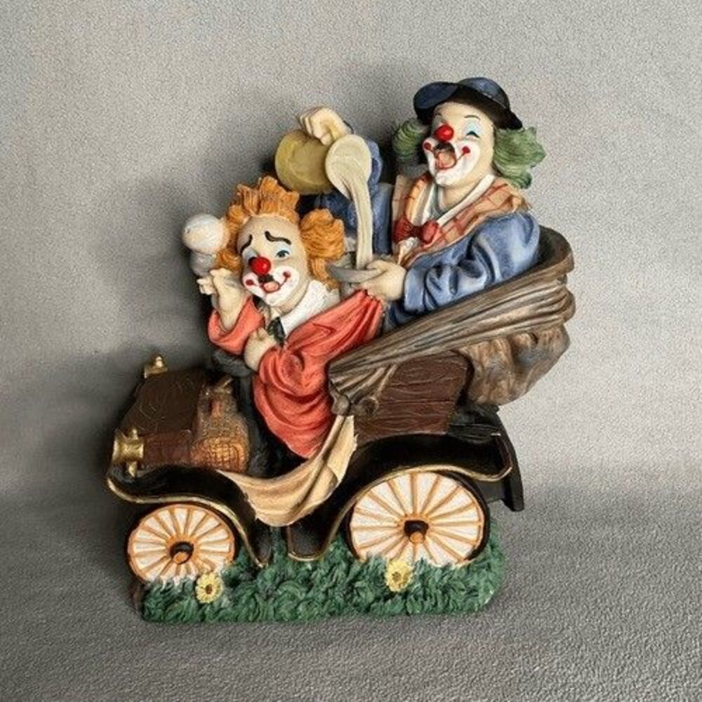 Vintage The‎ Mirella Collection Figurine Clowns On A Car Hand Painted C-798